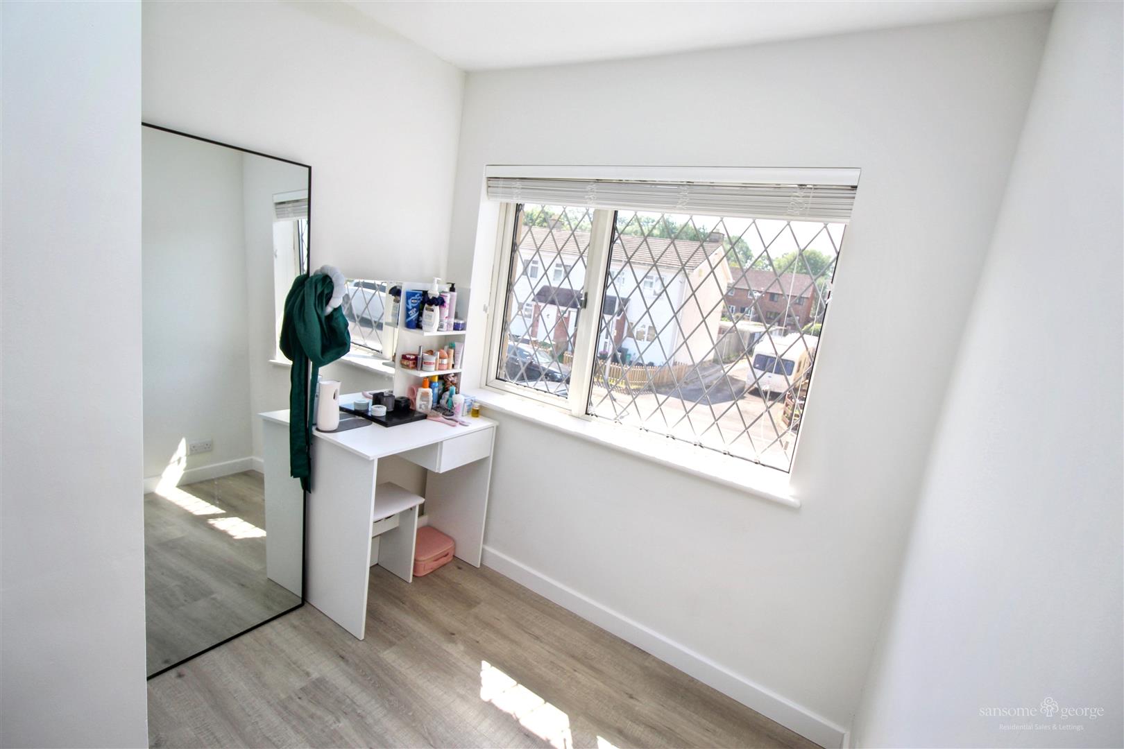Meadow Way, Theale, Reading
